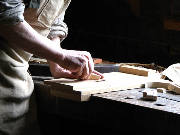 Nacemos de la influencia y formación  heredada en el sector de la <strong>carpintería de madera y ebanistería  en Rubió.</strong>